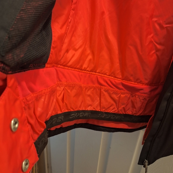 Spyder Snowboarding Jacket - Picture 8 of 9